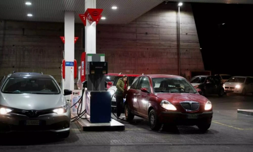 Ιταλία: Πλήρωσαν 9 δισεκατομμύρια ευρώ παραπάνω σε καύσιμα για τα αυτοκίνητα